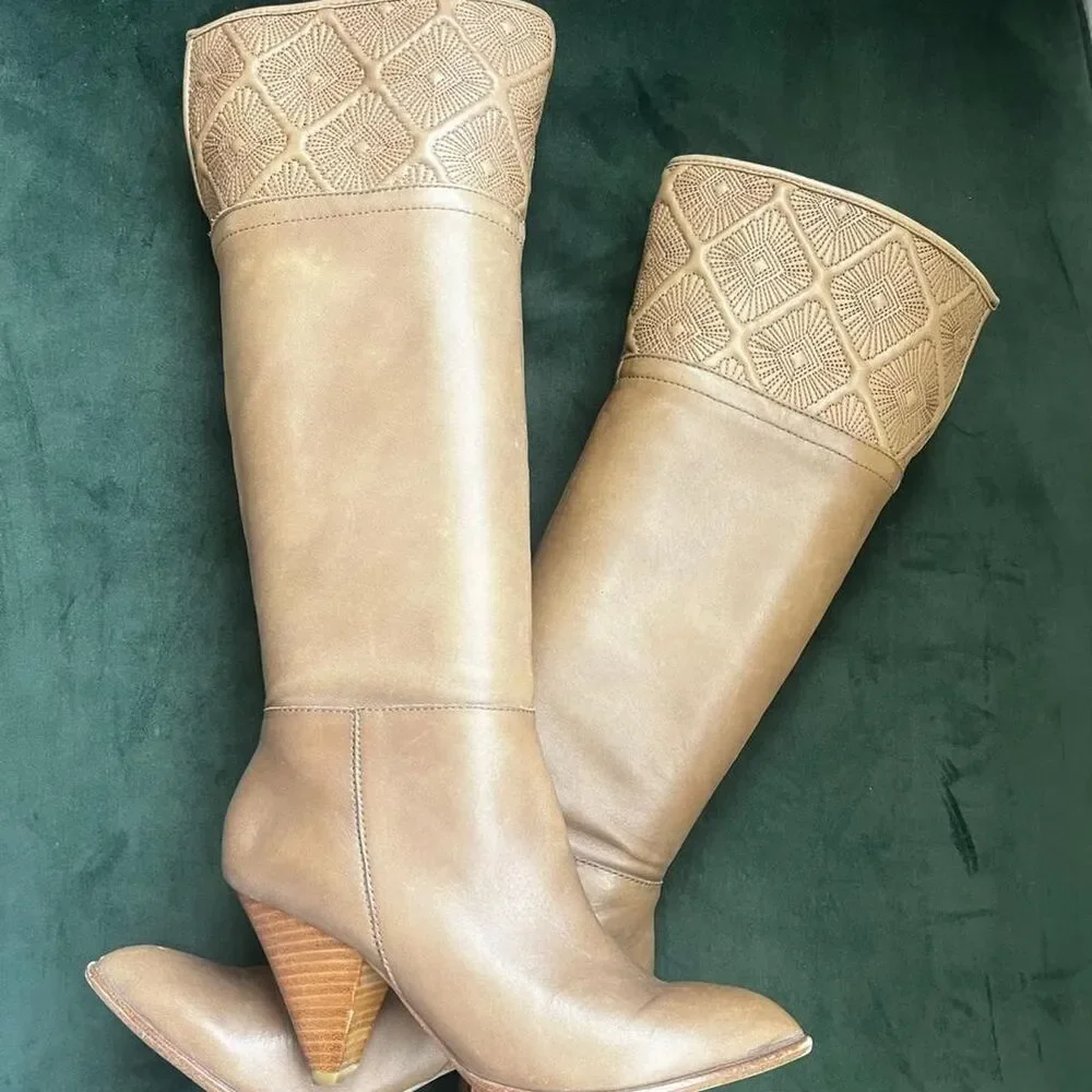 B. Makowsky Tan Leather Knee High Boots 6.5 Geometric Western Pull On Y2K